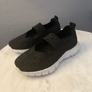 BERNIE MEV Women’s slip on black slip on shoe